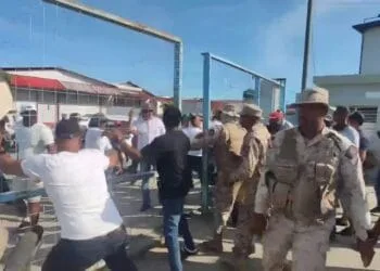 Fermeture de la frontière : des dominicains protestent contre le gouvernement.